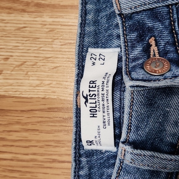 Hollister Curvy High-Rise Medium Wash Straight Jeans size 5 - Picture 3 of 7